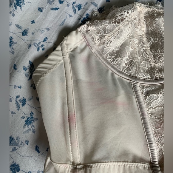 VICTORIA'S SECRET‼️. VERY SEXY
Shine Strap Halter Lace Teddy‼️ - Picture 7 of 11